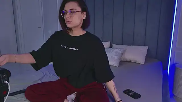 VioletAsh online show from May 2026 04:29:02 AM