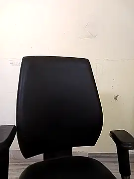 Snapshot of sexy_lips99 chatting on October 2025 04:09:02 AM sexy lips99 online show from October 2025 04:09:02 AM