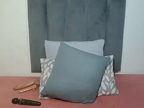 GorillaGripCunt77 online show from November 2025 01:10:02 PM