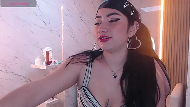 Sophia tf online show from September 2025 01:23:02 PM