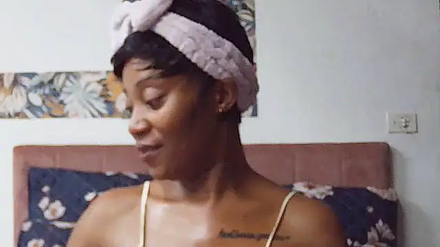 SweetPortableAmber online show from December 2025 09:56:02 PM