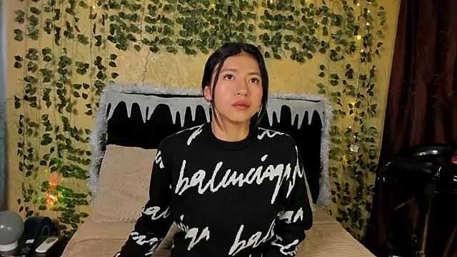 Tiffany Nm online show from December 2025 02:25:01 PM