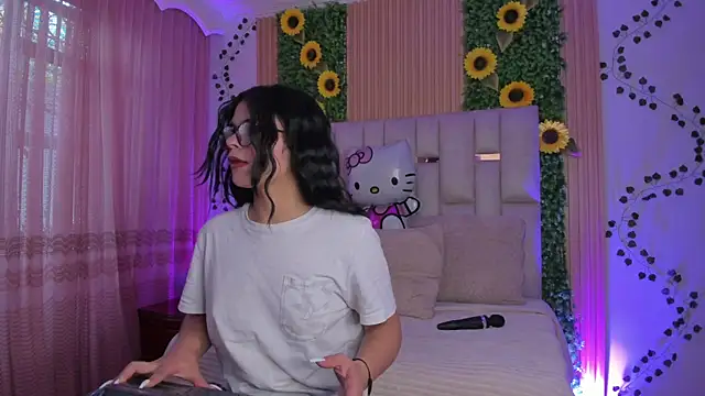 Snapshot of Jade_Nmm chatting on September 2025 01:11:02 PM Jade Nmm online show from September 2025 01:11:02 PM