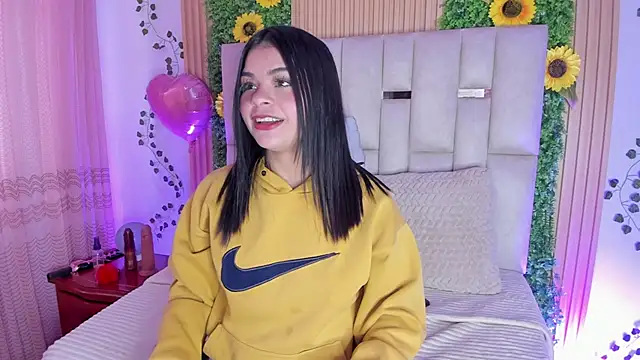 Snapshot of Jade_Nmm chatting on September 2025 01:15:02 PM Jade Nmm online show from September 2025 01:15:02 PM