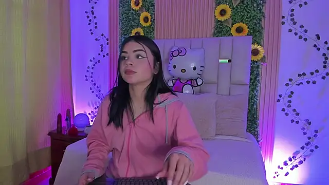 Snapshot of Jade_Nmm chatting on October 2025 01:17:02 PM Jade Nmm online show from October 2025 01:17:02 PM