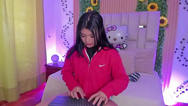 Snapshot of Jade_Nmm chatting on October 2025 01:08:02 PM Jade Nmm online show from October 2025 01:08:02 PM