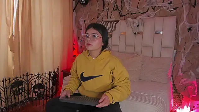 Snapshot of Jade_Nmm chatting on October 2025 01:01:02 PM Jade Nmm online show from October 2025 01:01:02 PM