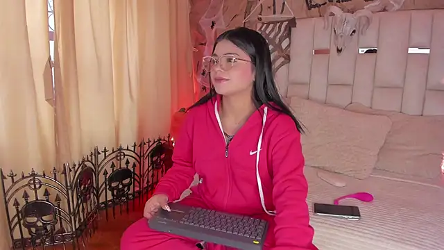 Snapshot of Jade_Nmm chatting on October 2025 01:14:01 PM Jade Nmm online show from October 2025 01:14:01 PM