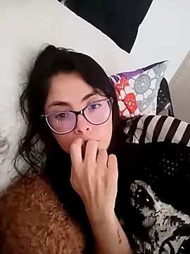 akiraa35 online show from October 2025 10:23:02 PM