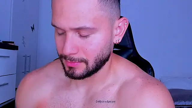 andrewcorey1 online show from September 2025 10:49:01 AM