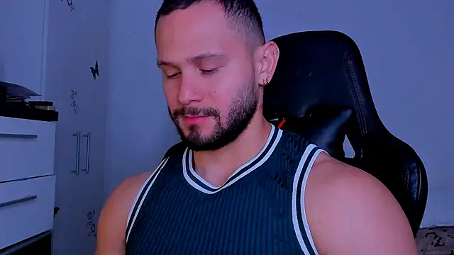 andrewcorey1 online show from September 2025 04:27:01 AM