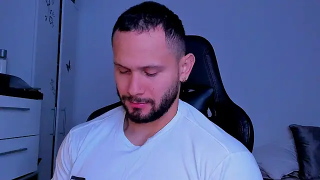 andrewcorey1 online show from September 2025 05:11:02 AM