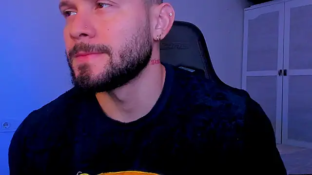 andrewcorey1 online show from October 2025 05:16:02 AM