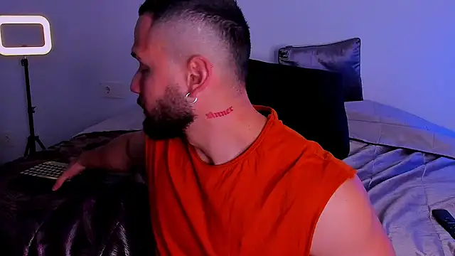 andrewcorey1 online show from October 2025 11:25:01 AM