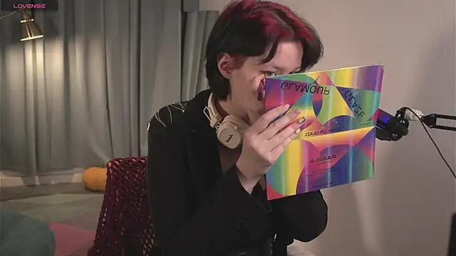 Snapshot of bluebeell chatting on December 2025 05:01:01 AM bluebeell online show from December 2025 05:01:01 AM