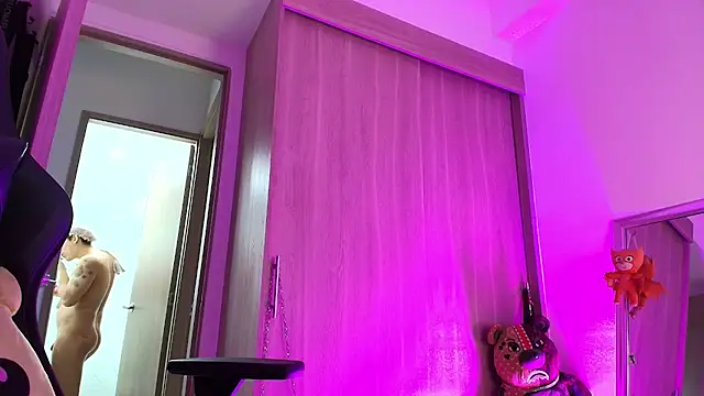 brunothompson3 online show from September 2025 11:04:01 PM