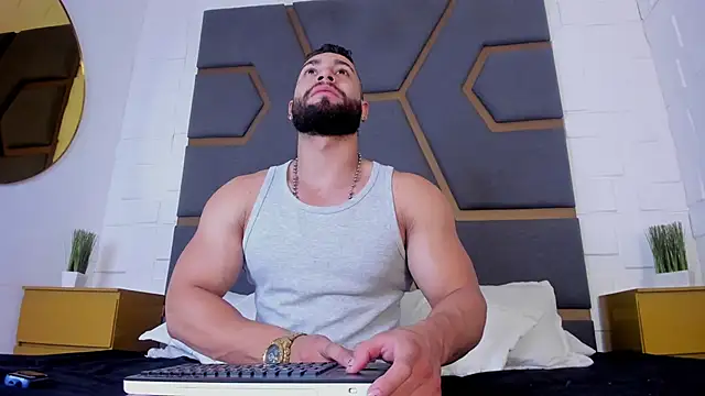 Snapshot of massimofiore_ chatting on October 2025 03:38:01 AM massimofiore online show from October 2025 03:38:01 AM