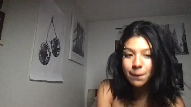 Snapshot of petitelatinateen chatting on September 2025 07:32:01 AM petitelatinateen online show from September 2025 07:32:01 AM