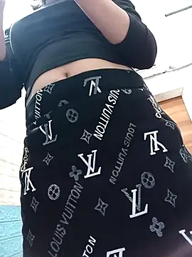 Snapshot of Thaohoa_love chatting on November 2025 08:36:02 PM Thaohoa love online show from November 2025 08:36:02 PM