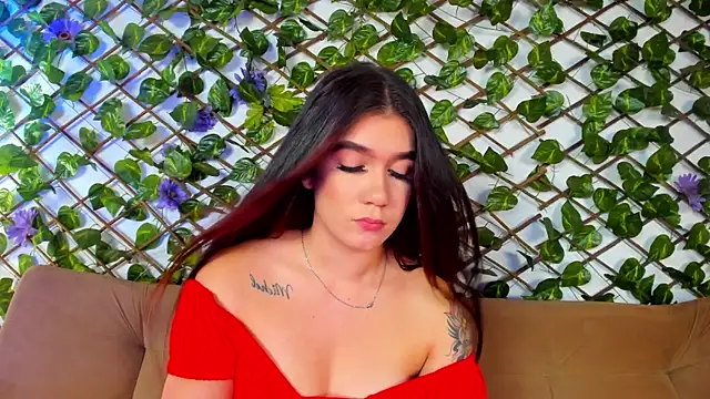 kloe bella online show from September 2025 01:11:01 PM