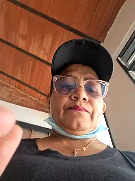 Vickysweeeettt online show from February 2026 04:40:02 PM