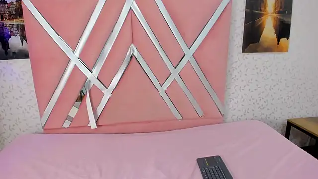 Snapshot of scarletross_ chatting on March 2026 02:42:02 PM scarletross online show from March 2026 02:42:02 PM