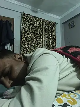 vardh033 online show from November 2025 05:45:02 PM