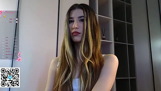 Snapshot of Quinavelle chatting on October 2025 07:18:01 AM Quinavelle online show from October 2025 07:18:01 AM