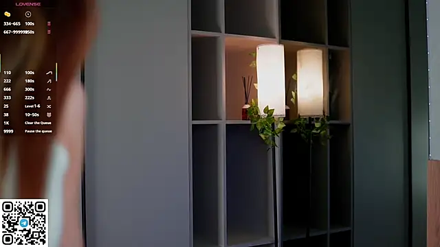 Snapshot of Quinavelle chatting on December 2025 06:30:02 AM Quinavelle online show from December 2025 06:30:02 AM