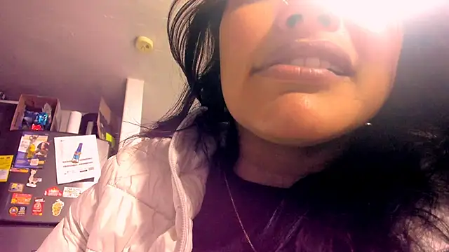 scarletr red online show from September 2025 10:58:02 PM