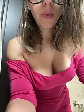 Snapshot of ladywithbigass chatting on February 2025 05:53:02 AM ladywithbigass online show from February 2025 05:53:02 AM