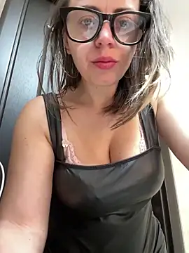 Snapshot of ladywithbigass chatting on March 2025 08:58:02 AM ladywithbigass online show from March 2025 08:58:02 AM