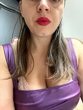 Snapshot of ladywithbigass chatting on January 2026 07:10:02 AM ladywithbigass online show from January 2026 07:10:02 AM