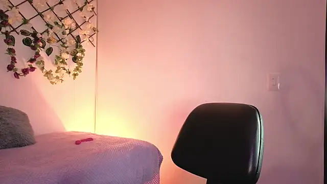 MiaCollinssx online show from September 2025 04:29:01 PM