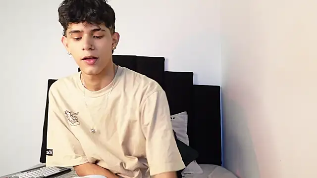 alexmark  online show from November 2025 07:25:02 PM