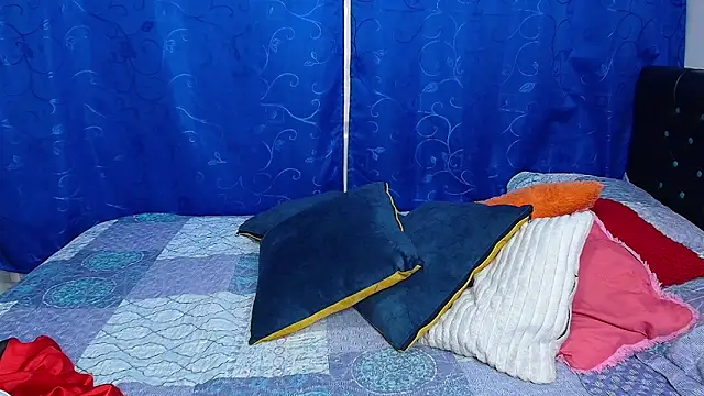 Snapshot of melikaronit2 chatting on October 2025 05:43:01 PM melikaronit2 online show from October 2025 05:43:01 PM