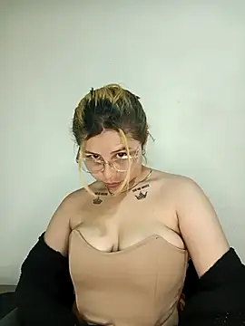 SiennaValera online show from October 2025 06:16:02 PM