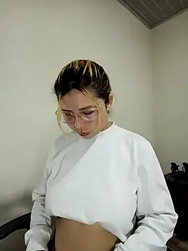 SiennaValera online show from October 2025 06:16:01 PM