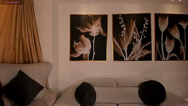 Snapshot of LeahNovac chatting on September 2025 11:15:02 AM LeahNovac online show from September 2025 11:15:02 AM