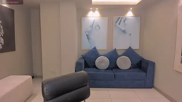 Snapshot of LeahNovac chatting on November 2025 11:21:02 AM LeahNovac online show from November 2025 11:21:02 AM