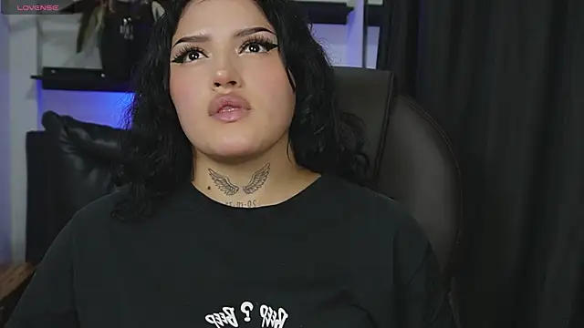 Snapshot of sari_belle chatting on April 2026 03:54:02 AM sari belle online show from April 2026 03:54:02 AM