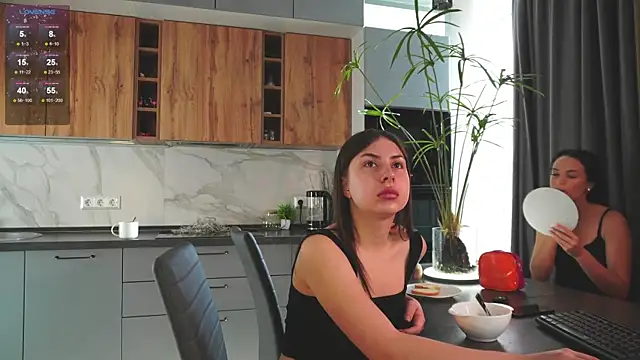 Snapshot of Anny_Molly chatting on November 2025 06:01:01 AM Anny Molly online show from November 2025 06:01:01 AM