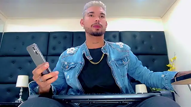 StivBigCock online show from October 2025 02:21:02 AM