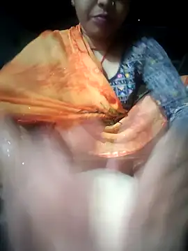 Snapshot of Monika_thakurr chatting on April 2026 12:27:01 AM Monika thakurr online show from April 2026 12:27:01 AM