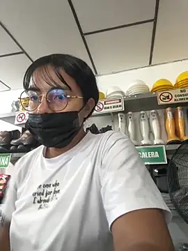 Kyra  Rose online show from November 2025 07:05:02 PM