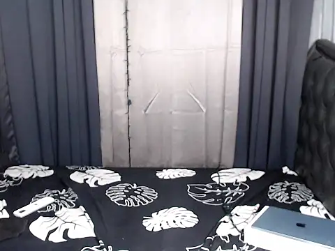 Snapshot of scarlet_enchantress chatting on September 2025 01:10:01 AM scarlet enchantress online show from September 2025 01:10:01 AM