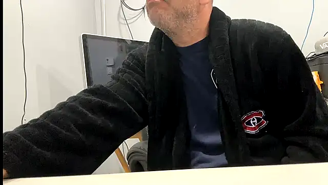 frankyjones8989 online show from December 2025 03:30:02 PM