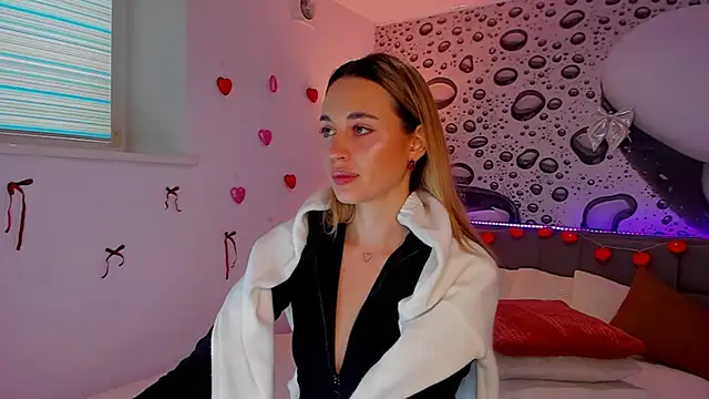 Snapshot of AlexaWilds chatting on February 2026 01:39:01 PM AlexaWilds online show from February 2026 01:39:01 PM