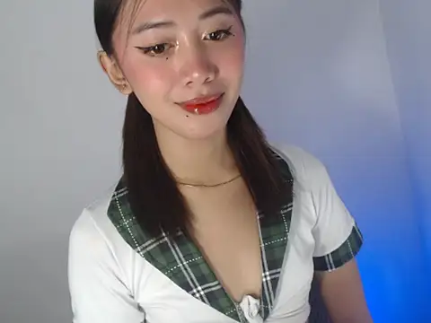 lovely kiannaHugecock online show from September 2025 04:23:01 PM