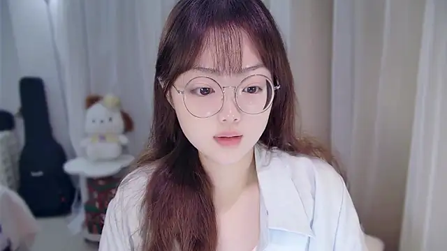 Snapshot of YUANYUAN-A chatting on March 2026 12:21:02 PM YUANYUAN-A online show from March 2026 12:21:02 PM